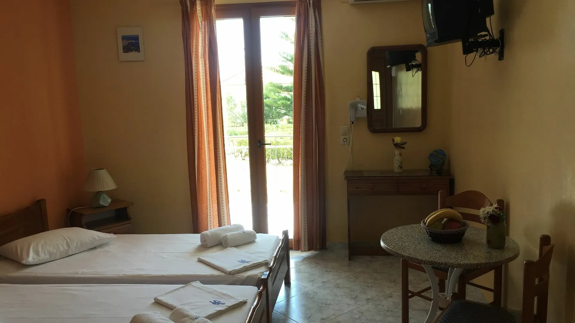 Jovanna Studios In The Nature With Pool! Mousata